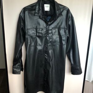 NWT Abercrombie & Fitch Faux Leather Mini Dress. Size Medium Tall in Black